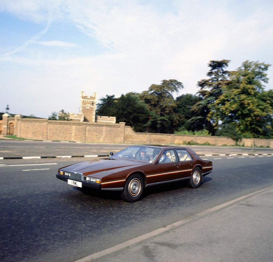  Aston Martin Lagonda 1978 года  (UK) (фото 9 из 19)